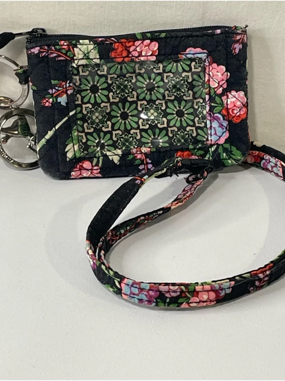 Vera Bradley Zip ID Case Lanyard Winter Berry Floral Cottagecore Coastal Granny - Picture 1 of 9
